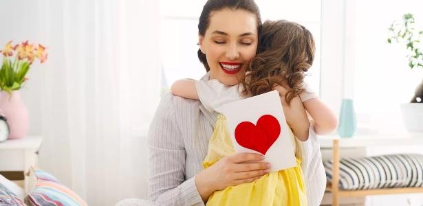 Dia das Mães: muito além do comércio, a data celebra o amor incondicional que não cabe em presente algum